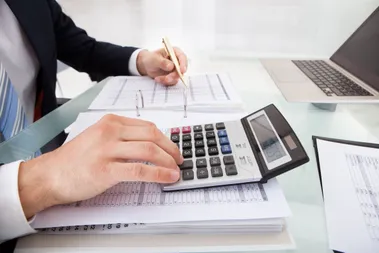 Đối chiếu công nợ phải thu phải trả: Quy trình &#038; xử lý chênh lệch