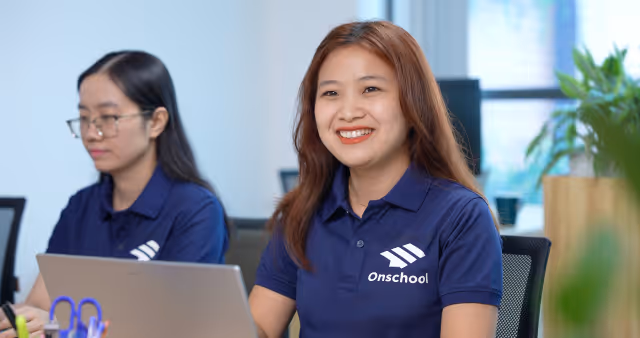 Sinh viên Trường Đại học Intracom